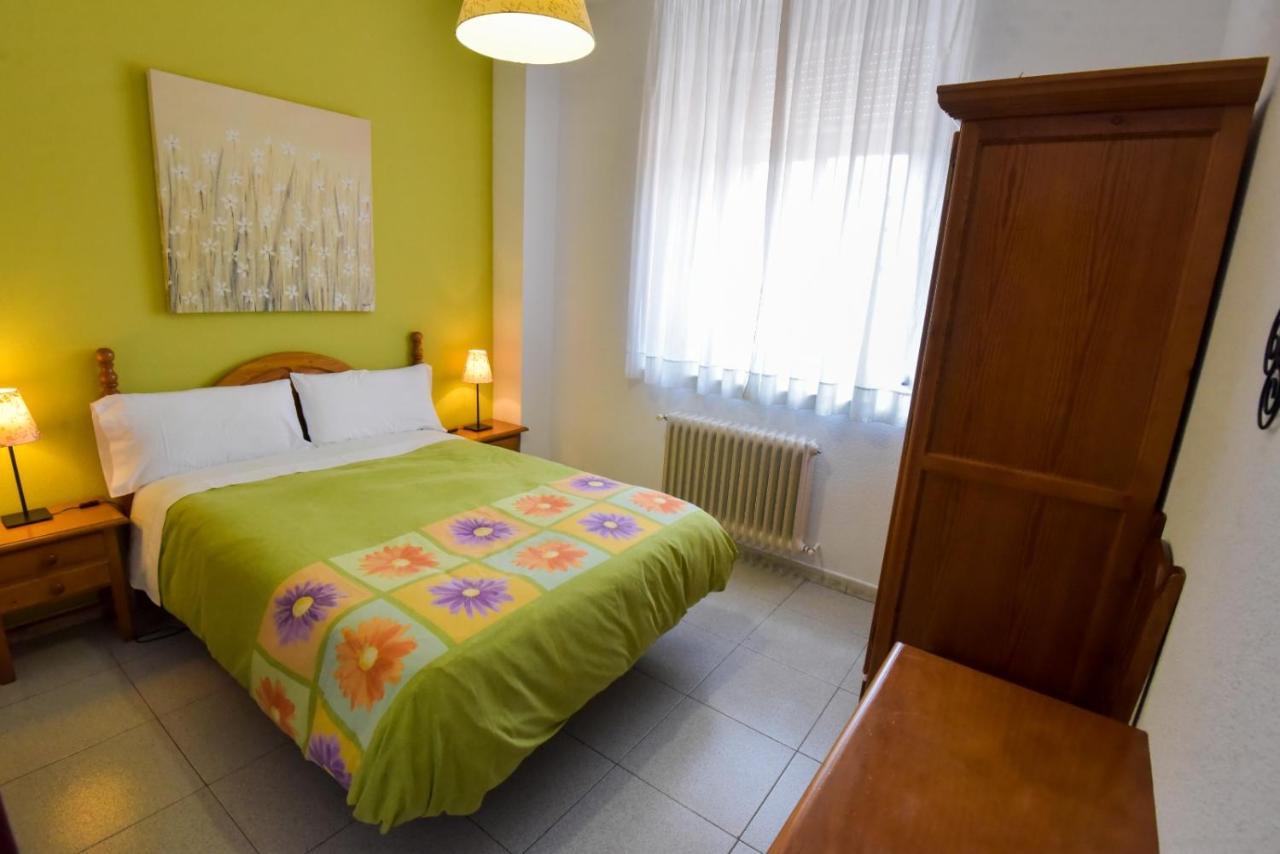 Cueva De Valporquero Hostal Vegacervera